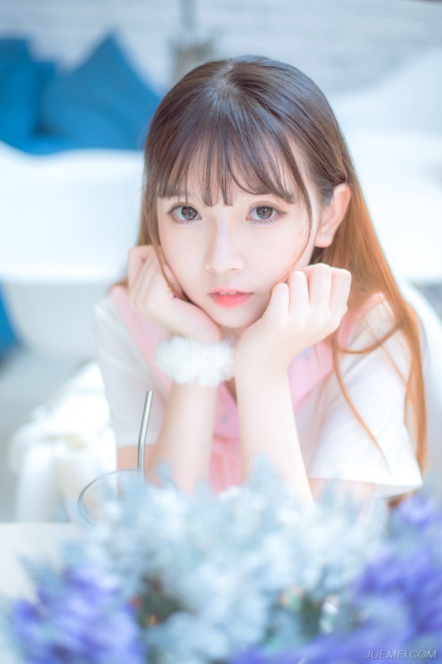 “什么意思？”魏延不解的看向庞统，信的内容他已经看过了，站在旁观者的角度来讲，刘璝被算计了，只是他不明白，为什么要大费周章的等这一出，在这种事情上，他的反应还是慢了半拍。